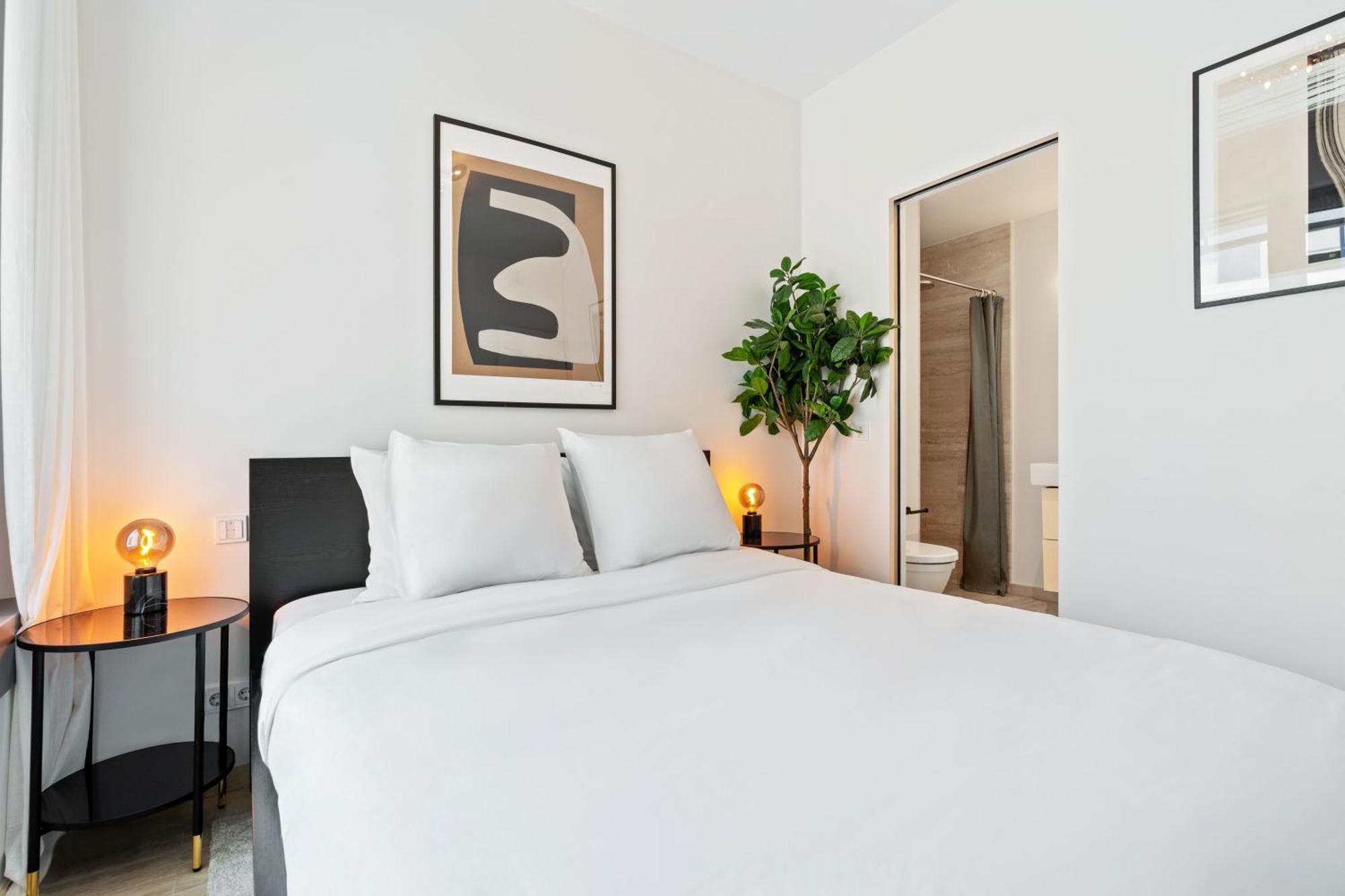Elegant 2Br With Balcony In Heart Of Luxembourg Apartment ภายนอก รูปภาพ