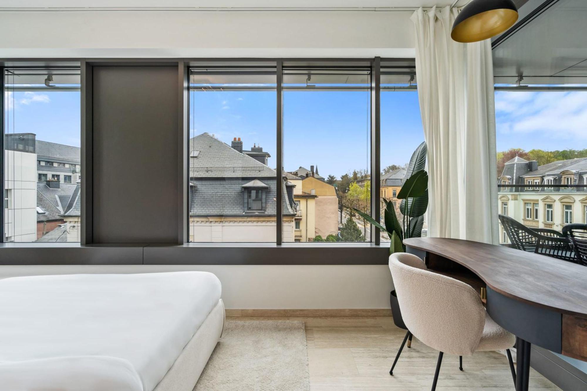 Elegant 2Br With Balcony In Heart Of Luxembourg Apartment ภายนอก รูปภาพ