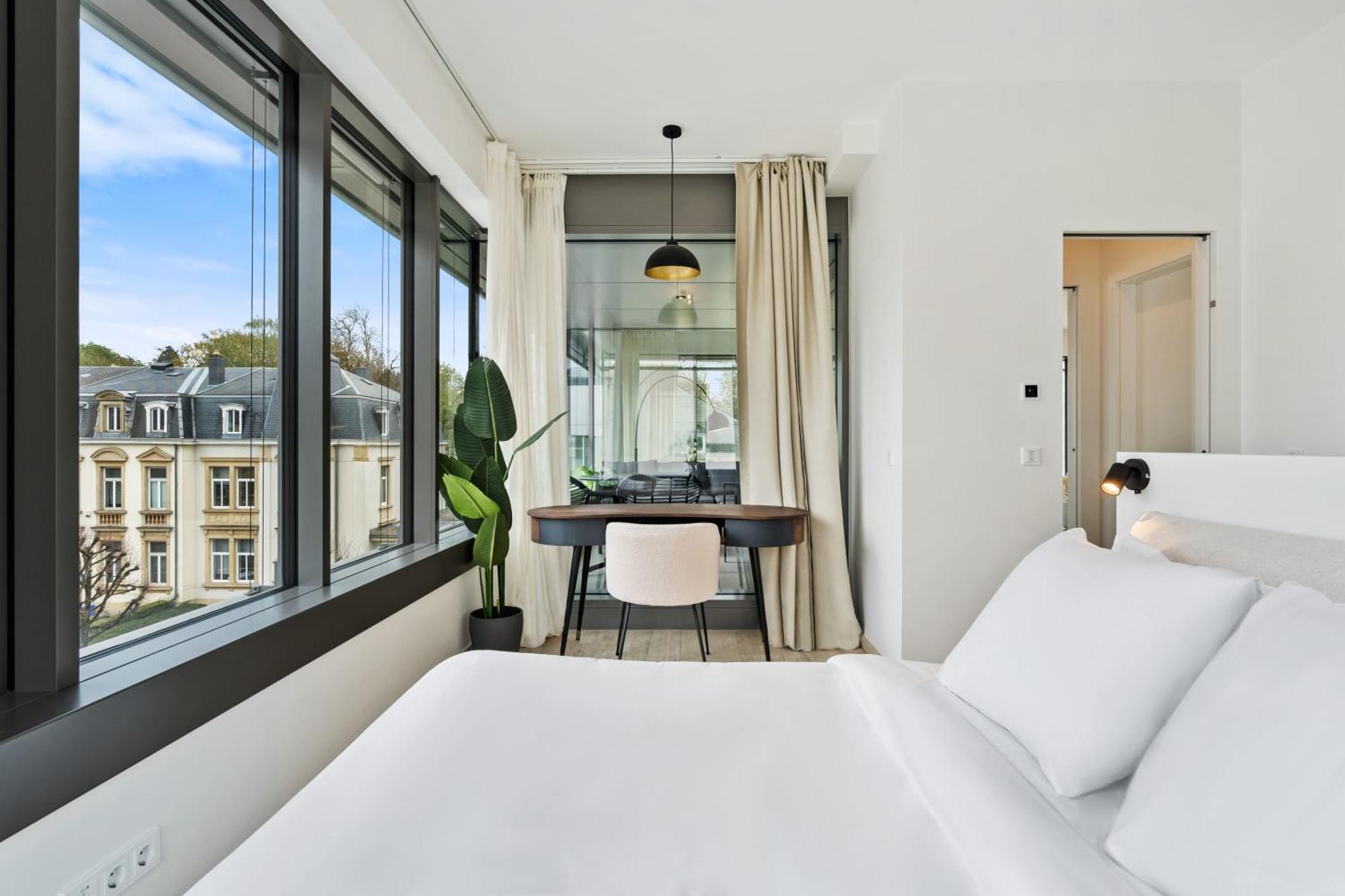 Elegant 2Br With Balcony In Heart Of Luxembourg Apartment ภายนอก รูปภาพ