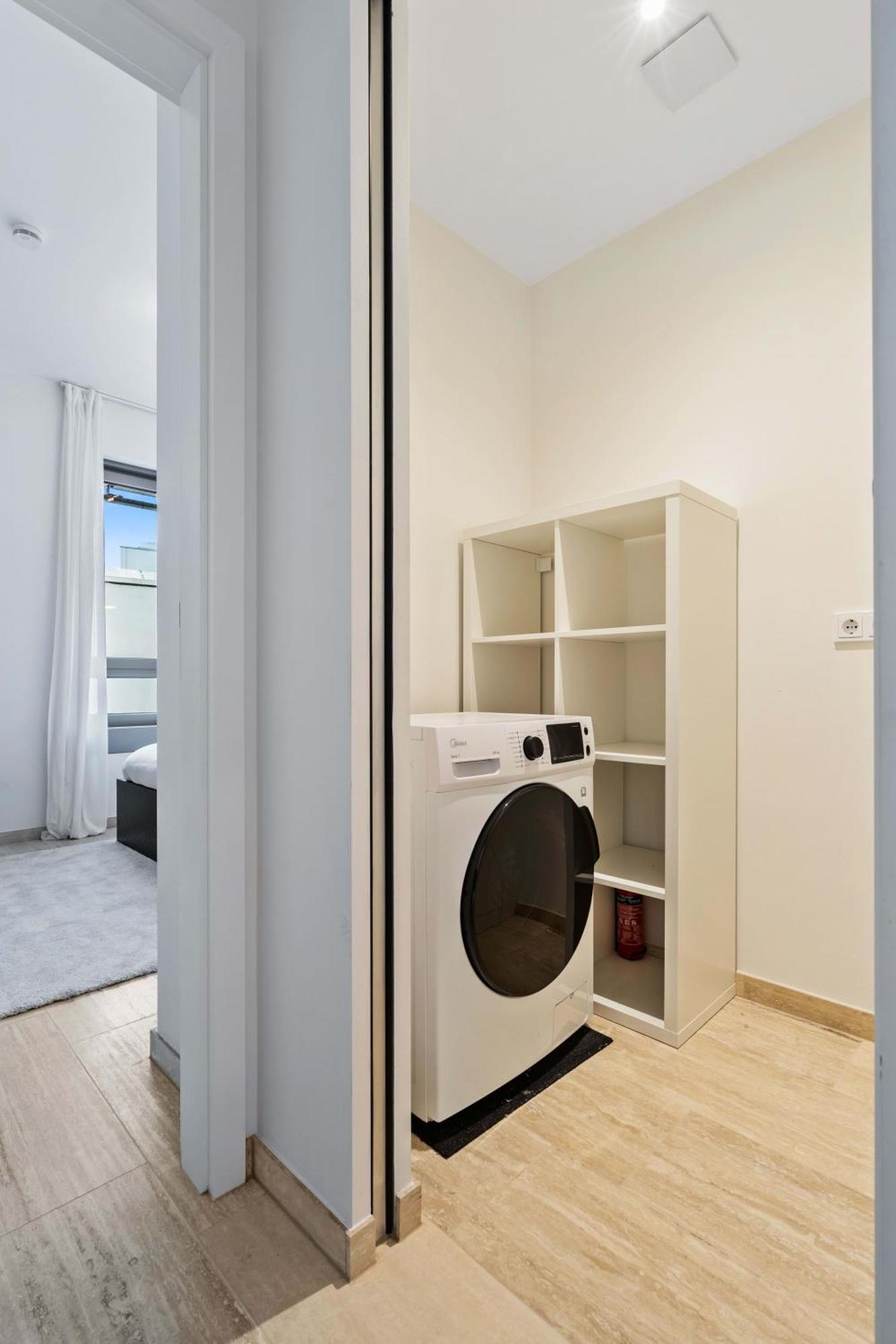 Elegant 2Br With Balcony In Heart Of Luxembourg Apartment ภายนอก รูปภาพ
