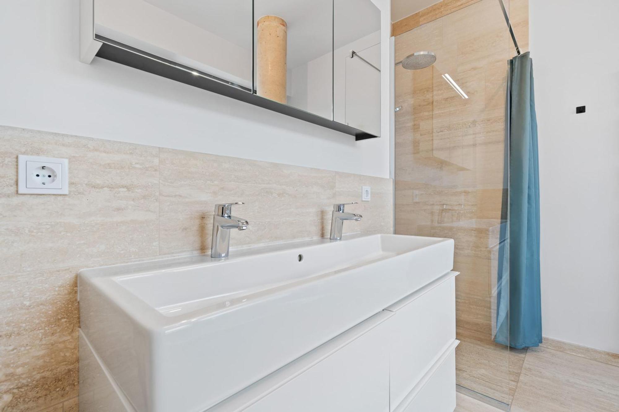Elegant 2Br With Balcony In Heart Of Luxembourg Apartment ภายนอก รูปภาพ